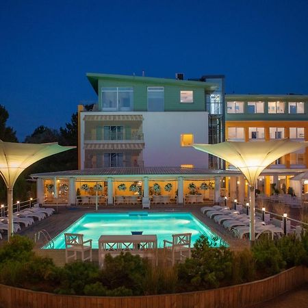 Hotel Bryza Resort & Spa Jurata Buitenkant foto