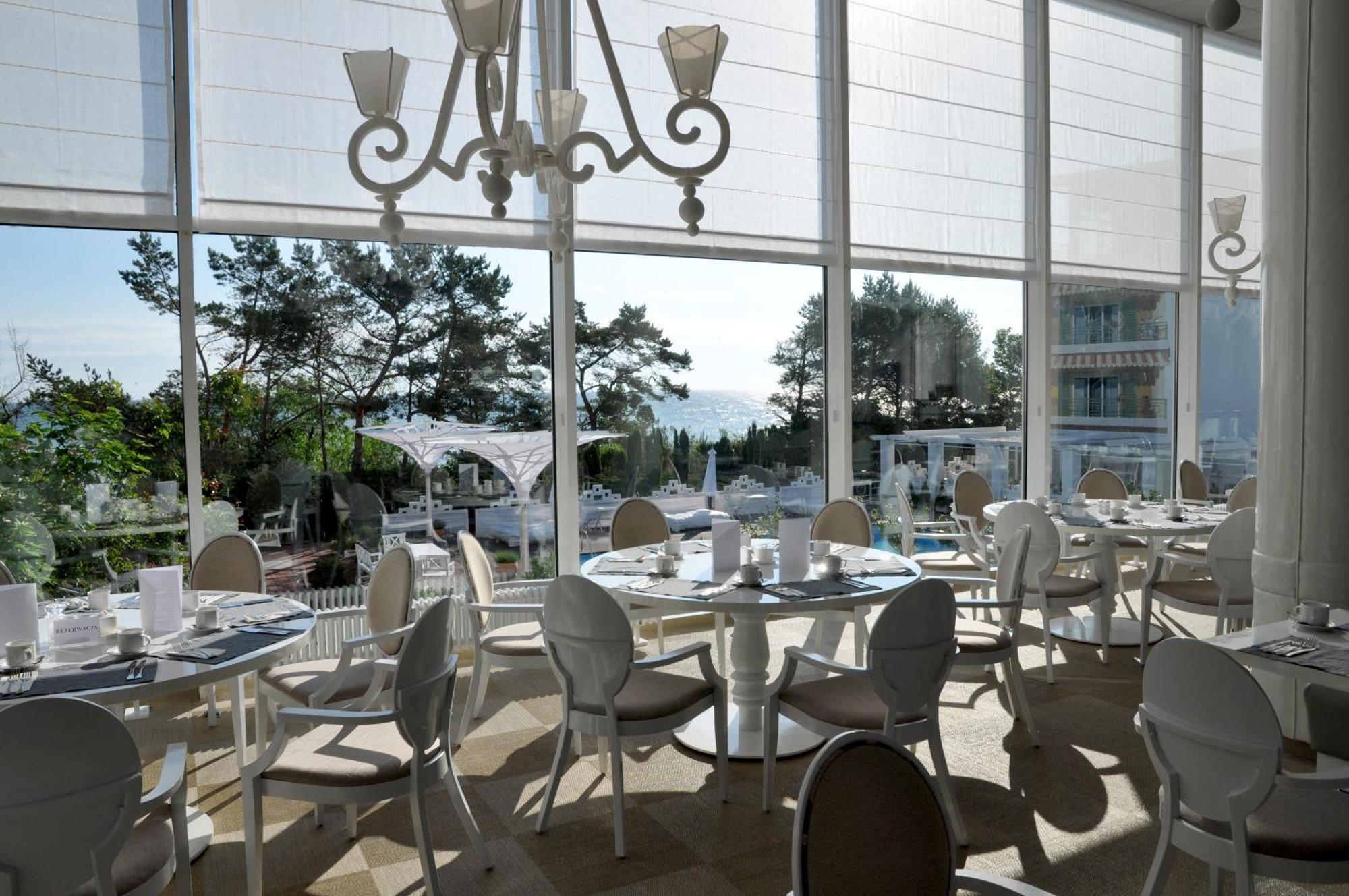Hotel Bryza Resort & Spa Jurata Buitenkant foto