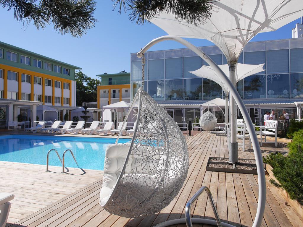 Hotel Bryza Resort & Spa Jurata Buitenkant foto
