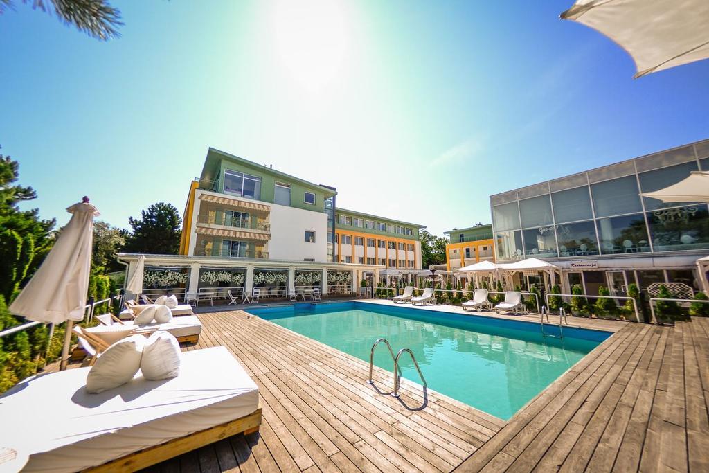 Hotel Bryza Resort & Spa Jurata Buitenkant foto