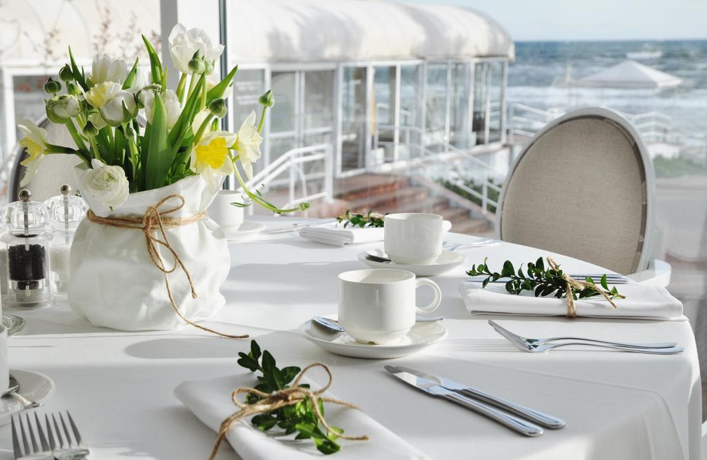 Hotel Bryza Resort & Spa Jurata Buitenkant foto